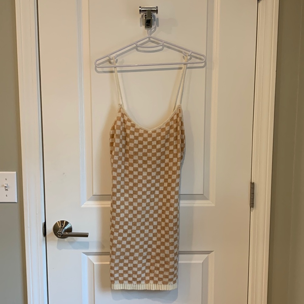 Very cute pattern dress! Worn once! Size small
